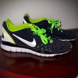 NIKE FREE TR-FIT